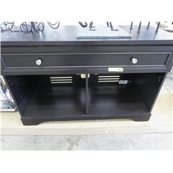 Storage cabinet