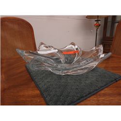 Signed Royal de Champagne, crystal center piece