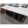 Image 1 : White table with metal legs