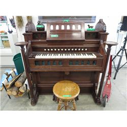 Estey Pump Organ  - Parlour size- Organ 00