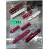 Image 1 : 9 Swiss army knives