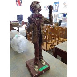Clown statue 25" tall, 8" x 8" at the base
