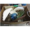 Image 1 : Box of decorative items