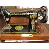 Image 1 : Antique portable Singer sewing machine, with cover