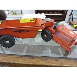 Tin Wyandotte toy