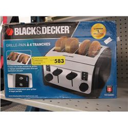 Black & Decker 4-slice toaster, in box