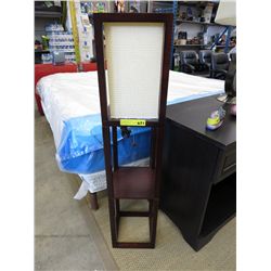 Modern floor lamp, with shelf