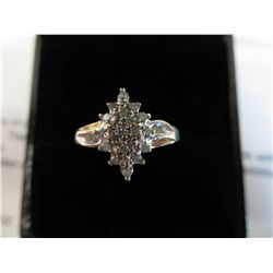 10 kt gold 2.4g, .26 carat diamond cluster ring