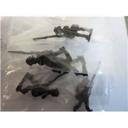 10 x antique lead infantry toy soldiers