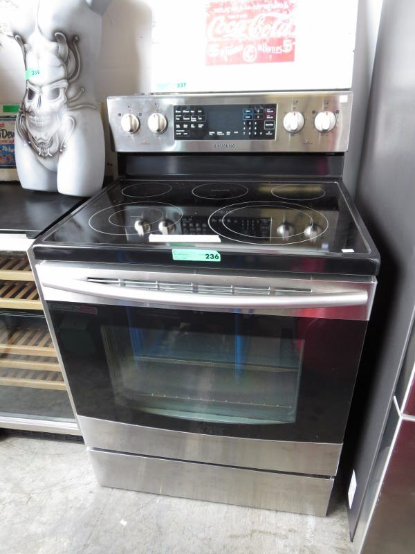 Samsung 5 burner electric stove. Like new