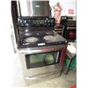 Image 1 : Frigidaire smooth top electric stove