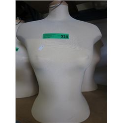 Standing female shirt form.