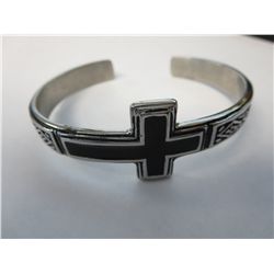 New - Enameled cross bracelet