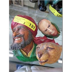 2 Bossons wall plaques
