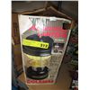 Image 1 : Coleman lantern, in box