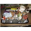 Image 1 : Box of vintage decorative items