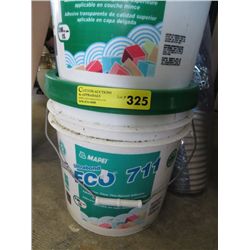 3.96 gal/15L bucket of Ultrabond adhesive