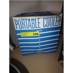 Portable cooler, 6L capacity, in box