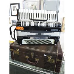 Silvio Soprani accordion with straps and case