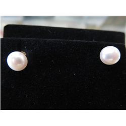 New button pearl earrings