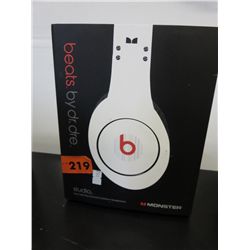 Beats by Dr. Dre  isolation headphones- WHITE