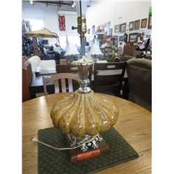 Ceramic base table lamp