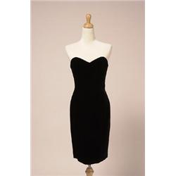 wayne clark velvet dress The knee length strapless evening dress is in rayon velvet.Labelled Wayn...