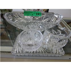 Four pieces of crystal and glass
