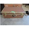 Image 1 : Trunk - 30" x 16" x 12"