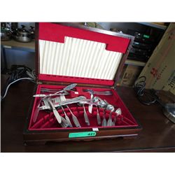 Flatware chest