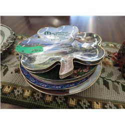 8 Collectible decorative plates