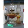 Image 1 : Two vintage oil lamps.
