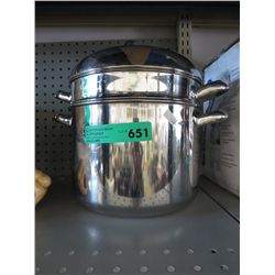 Pasta pot with steamer insert