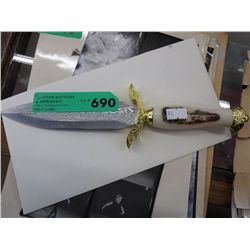 Dagger with a 6 inch blade