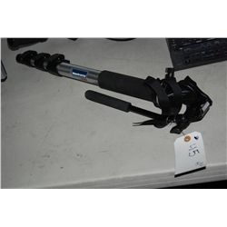 Manfrotto 680 Monopod w/700RS Fluid Head