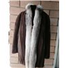 Image 2 : Limited Edition Walking Cheetah Pendant and Mink Jacket