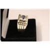 Image 2 : ONE CUSTOM MADE 14KT WHITE GOLD COLOURLESS SAPPHIRE GENTS RING. MADE IN A CONTEMPORARY SOLITARE