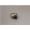 Image 3 : ONE LADIES 14KT YELLOW GOLD SYNTHETIC STAR SAPPHIRE DRESS RING. SET WITH 1 OVAL CABOCHON CUT BLUE