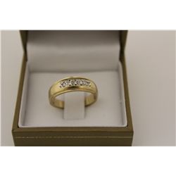ONE 10KT YELLOW GOLD AND RHODIUM FINISH DIAMOND SET WEDDING OR ANNIVERSARY RING. SET WITH 5 SINGLE