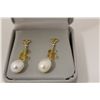 Image 1 : ONE PAIR OF 14KT YELLOW GOLD DANGLING TEAR DROP SHAPED WHITE FRESH WATER CULTURED PEARL AND NATURAL