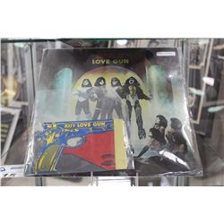 KISS LOVE GUN RECORD AND DYE CUT POP GUN