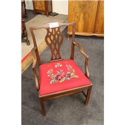 ANTIQUE KING CHAIR