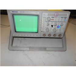 TEKTRONIX TDS 420A 4 CHANNEL DIGITALIZING OSCILLOSCOPE (print sequence:) 56004 S798315
