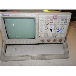 TEKTRONIX TDS 420A 4 CHANNEL DIGITALIZING OSCILLOSCOPE (print sequence:) 56009 S798316