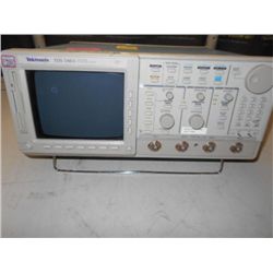 TEKTRONIX TDS 540A 4 CHANNEL DIGITIZING OSCILLOSCOPE (print sequence:) 56010