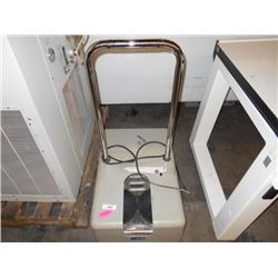 UCP 1600 VA MOTORIZER SHOE CLEANER (print sequence:) 56306