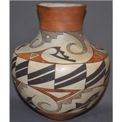 ACOMA POTTERY VASE