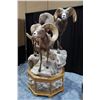 PEDESTAL SHOULDER SHEEP FLOOR MOUNT