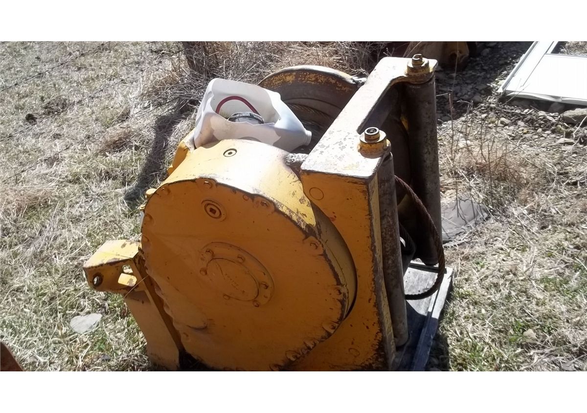 John Deere 650G Winch