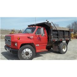 1993 Ford F700 Dump Truck